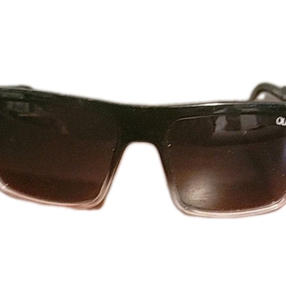 QUAY Stylish Two Tone Sunglasses